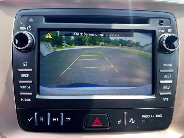 Photo of 2016 Pearl White GMC Acadia