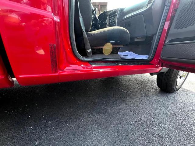 Photo of 2003 Red Ford Ranger
