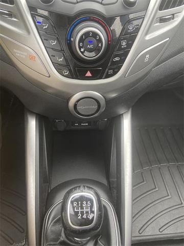 Photo of 2013 Marathon Blue Pearl Hyundai Veloster