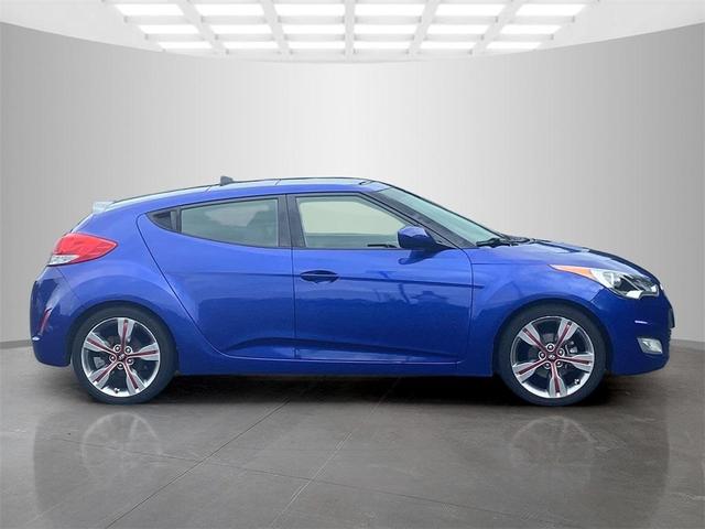 Photo of 2013 Marathon Blue Pearl Hyundai Veloster