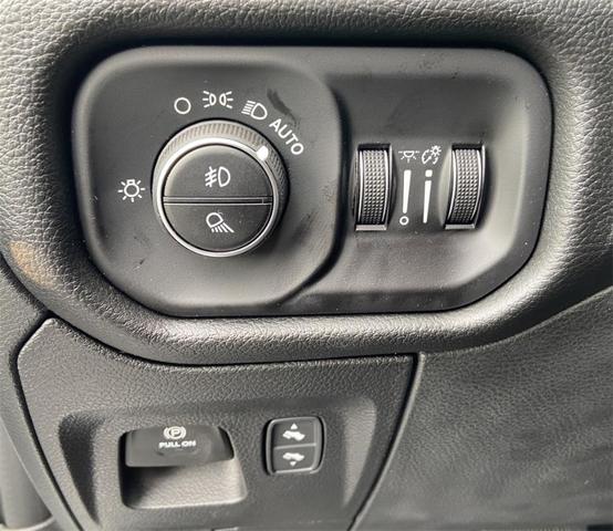 Photo of 2025 Bright White Clearcoat RAM 1500