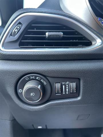 Photo of 2024 Diamond Black Chrysler Pacifica