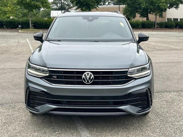 Photo of 2023 Platinum Gray Metallic Volkswagen Tiguan