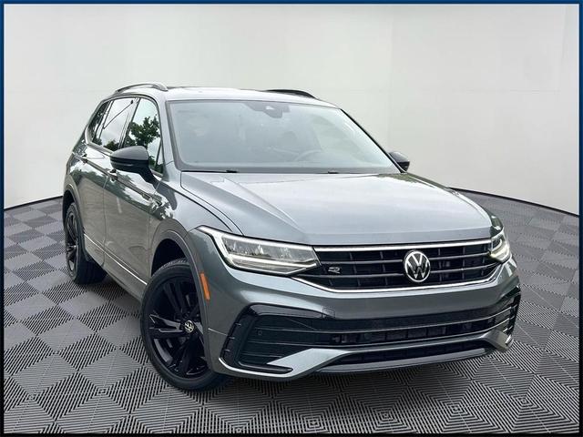 Photo of 2023 Platinum Gray Metallic Volkswagen Tiguan