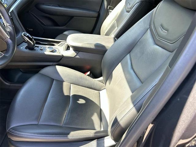 Photo of 2020 Manhattan Noir Metallic Cadillac XT5