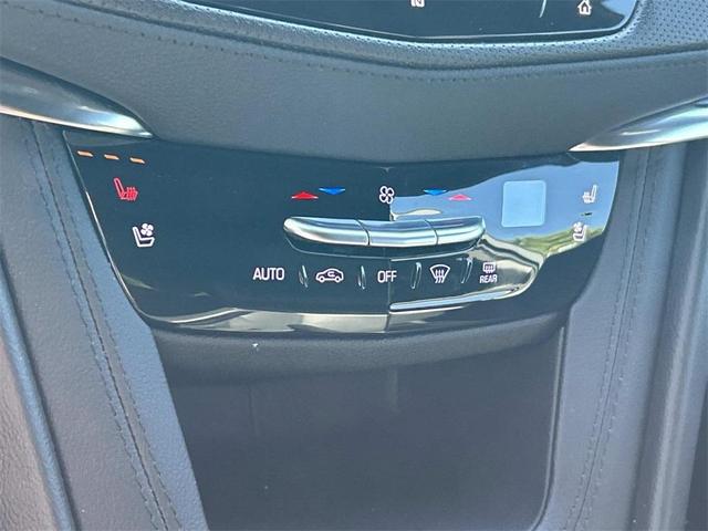 Photo of 2020 Manhattan Noir Metallic Cadillac XT5