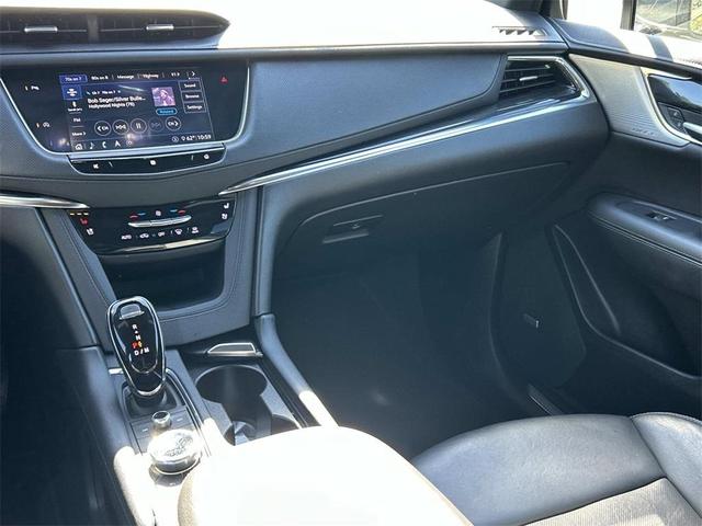 Photo of 2020 Manhattan Noir Metallic Cadillac XT5