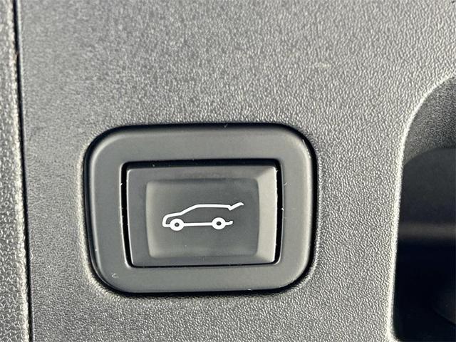 Photo of 2020 Manhattan Noir Metallic Cadillac XT5