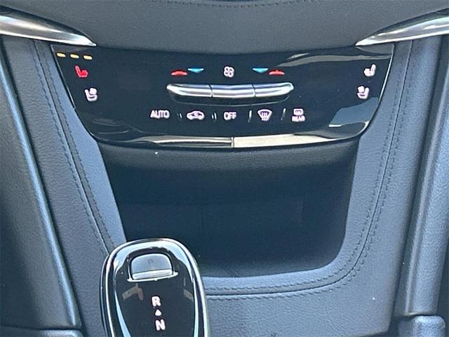 Photo of 2020 Manhattan Noir Metallic Cadillac XT5
