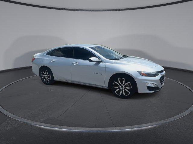 Photo of 2020 Silver Ice Metallic Chevrolet Malibu