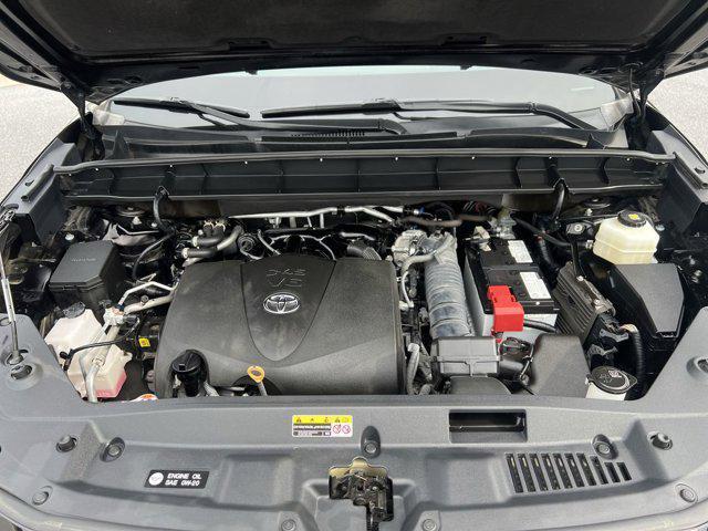 Photo of 2022 Opulent Amber Toyota Highlander
