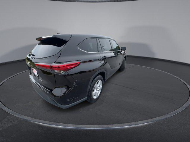 Photo of 2022 Opulent Amber Toyota Highlander