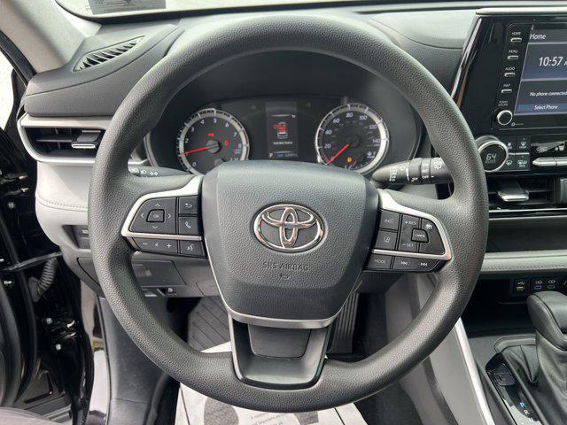 Photo of 2022 Opulent Amber Toyota Highlander