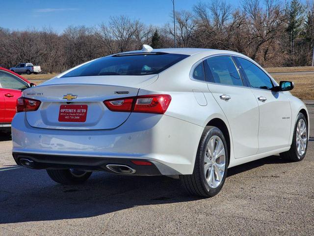 Photo of 2017 White Chevrolet Malibu