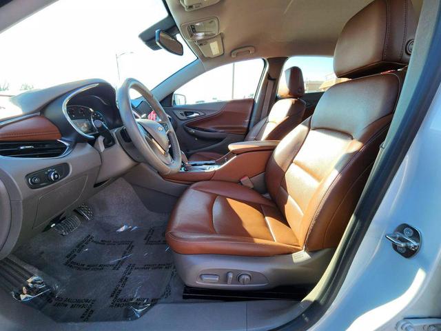 Photo of 2017 White Chevrolet Malibu