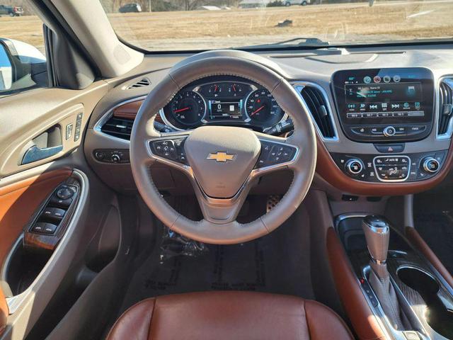 Photo of 2017 White Chevrolet Malibu