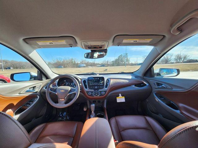 Photo of 2017 White Chevrolet Malibu