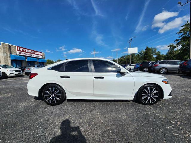Photo of 2022 Platinum White Pearl Honda Civic