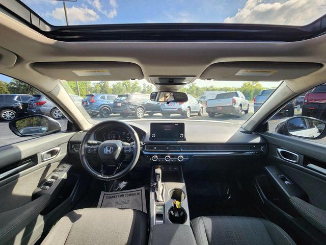 Photo of 2022 Platinum White Pearl Honda Civic