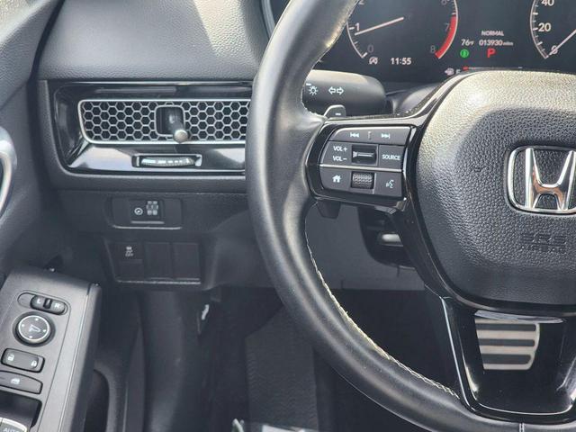 Photo of 2025 Platinum White Pearl Honda Civic