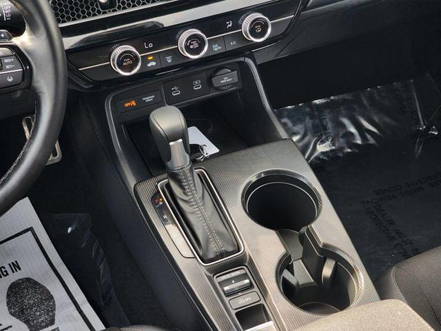 Photo of 2025 Platinum White Pearl Honda Civic