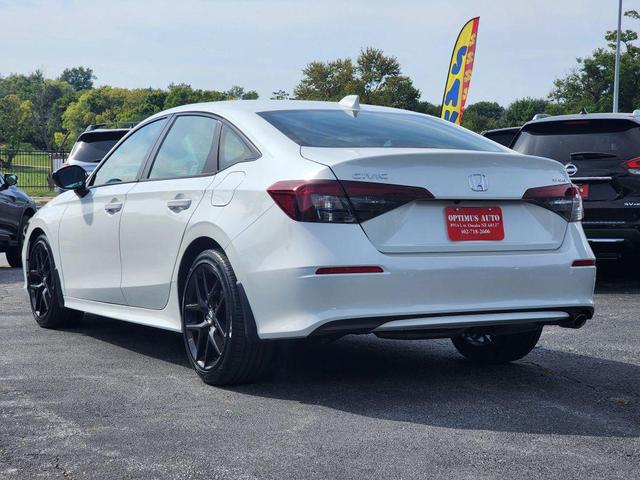 Photo of 2025 Platinum White Pearl Honda Civic