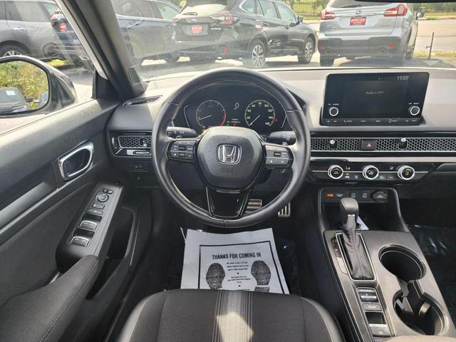 Photo of 2025 Platinum White Pearl Honda Civic