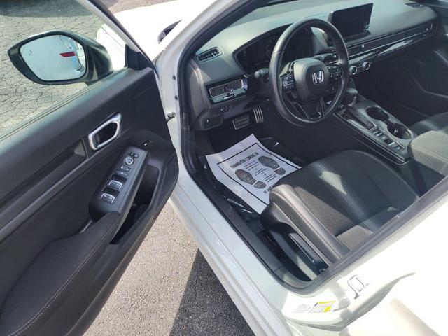Photo of 2025 Platinum White Pearl Honda Civic
