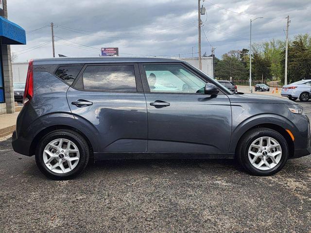 Photo of 2021 Gravity Gray Kia Soul