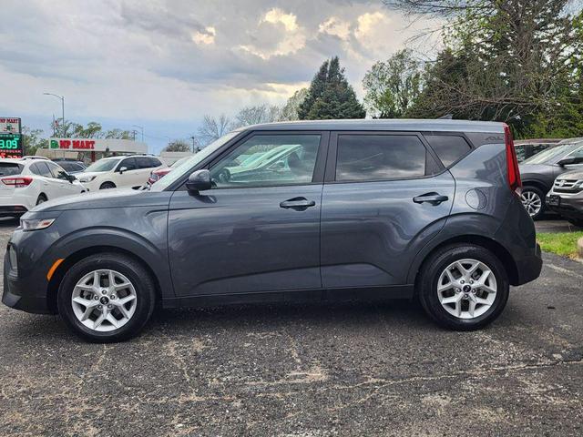 Photo of 2021 Gravity Gray Kia Soul
