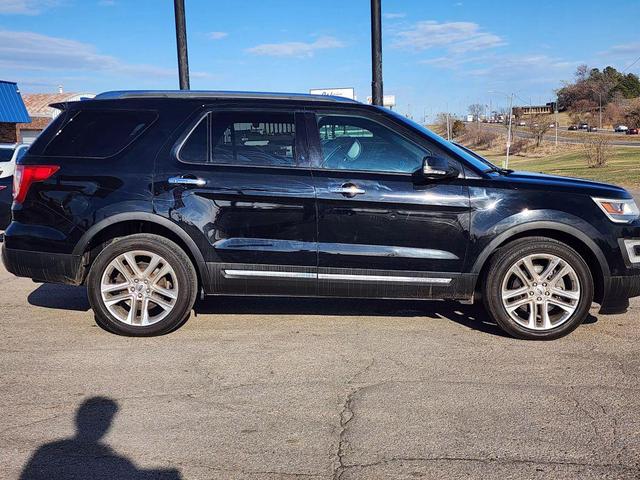 Photo of 2016 Shadow Black Ford Explorer