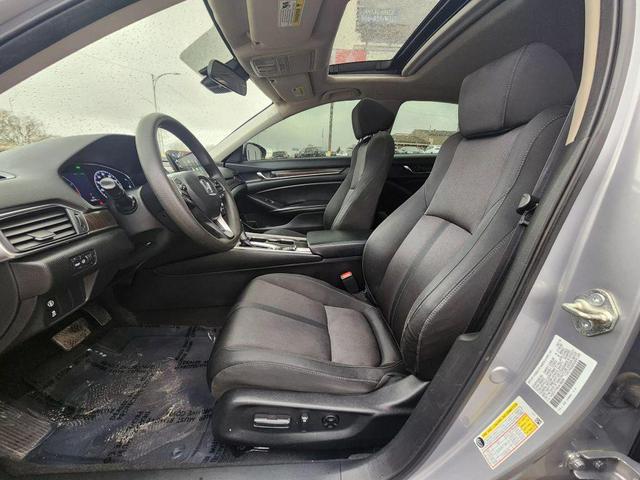 Photo of 2018 Lunar Silver Metallic Honda Accord