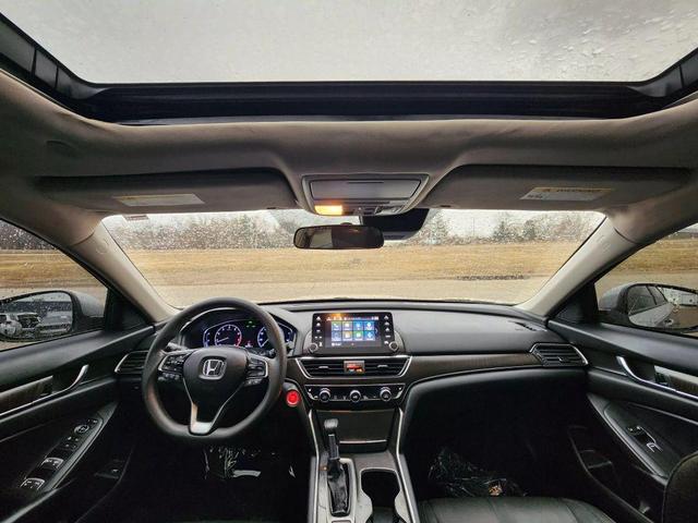 Photo of 2018 Lunar Silver Metallic Honda Accord