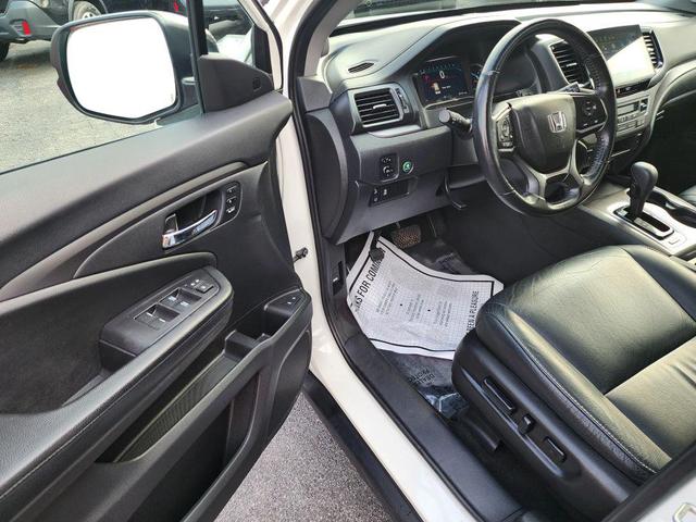 Photo of 2019 White Diamond Pearl Honda Pilot