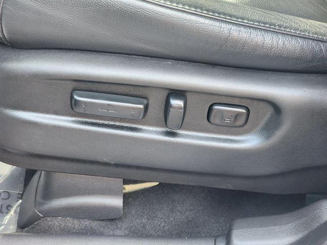 Photo of 2019 White Diamond Pearl Honda Pilot