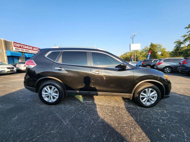 Photo of 2016 Magnetic Black Nissan Rogue