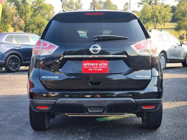 Photo of 2016 Magnetic Black Nissan Rogue