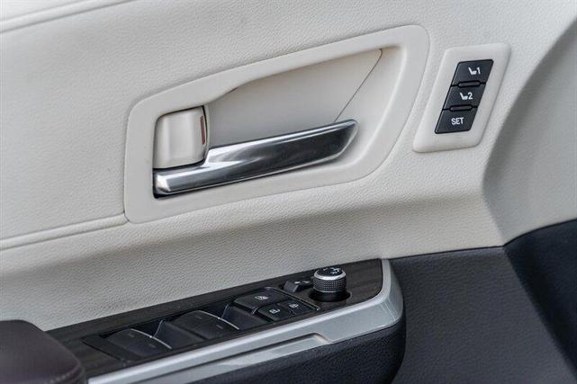 Photo of 2022 Wind Chill Pearl Toyota Sienna
