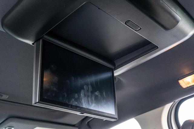 Photo of 2022 Wind Chill Pearl Toyota Sienna