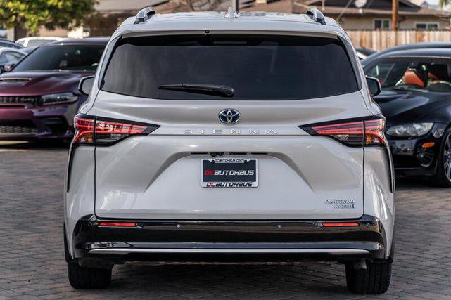 Photo of 2022 Wind Chill Pearl Toyota Sienna