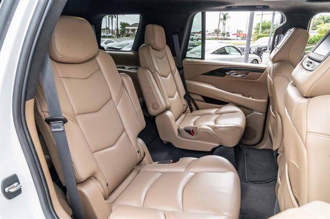 Photo of 2019 Crystal White Tricoat Cadillac Escalade