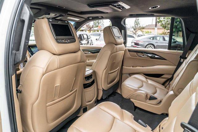Photo of 2019 Crystal White Tricoat Cadillac Escalade