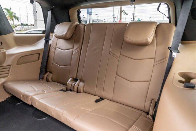 Photo of 2019 Crystal White Tricoat Cadillac Escalade