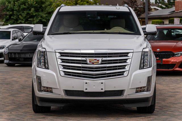 Photo of 2019 Crystal White Tricoat Cadillac Escalade