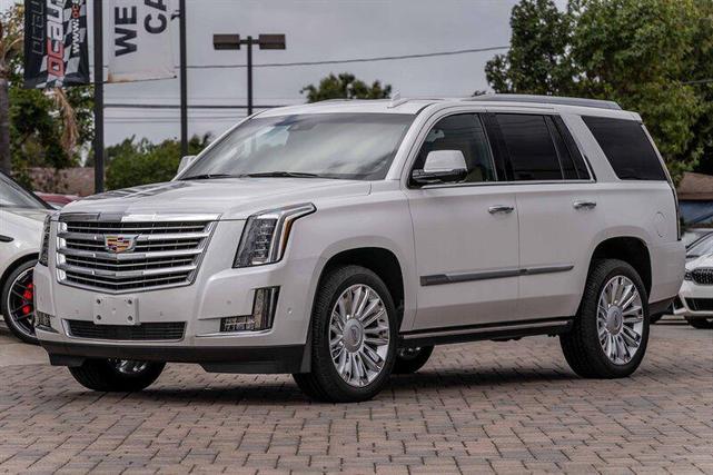 Photo of 2019 Crystal White Tricoat Cadillac Escalade