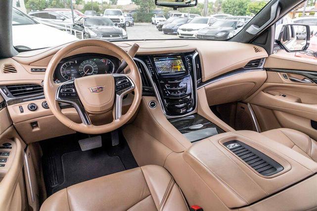 Photo of 2019 Crystal White Tricoat Cadillac Escalade
