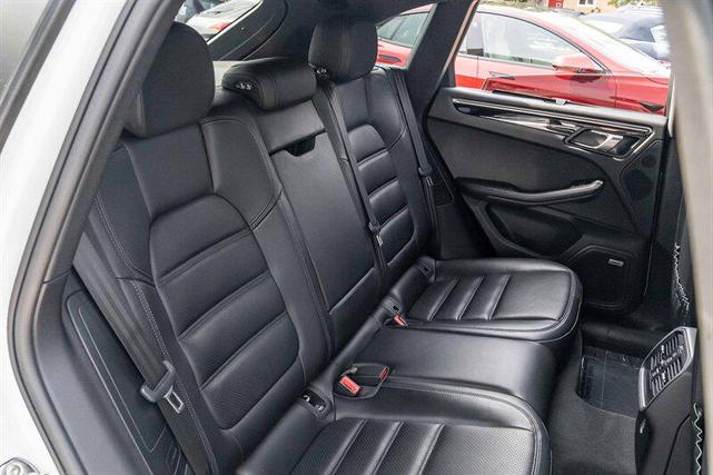 Photo of 2018 White Porsche Macan