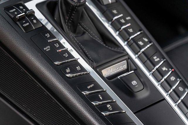 Photo of 2018 White Porsche Macan