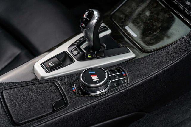 Photo of 2018 Moonstone Metallic BMW M6