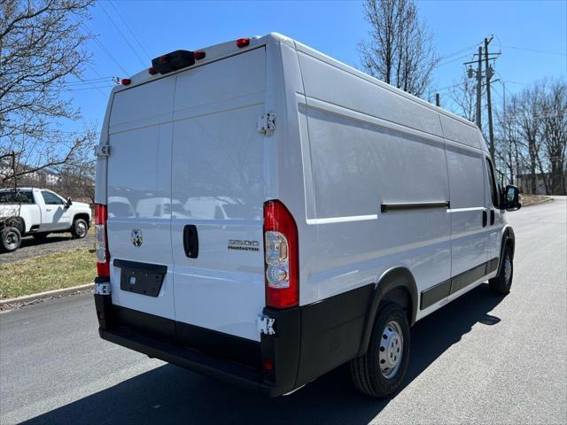 Photo of 2023 White RAM ProMaster 3500